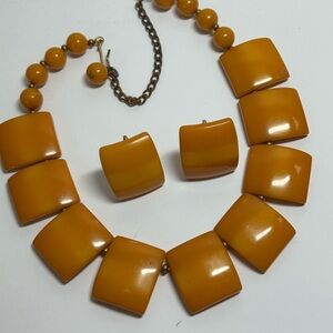 Vintage Bakelite (authentic )Orange Jewelry Set plus screw back earrings